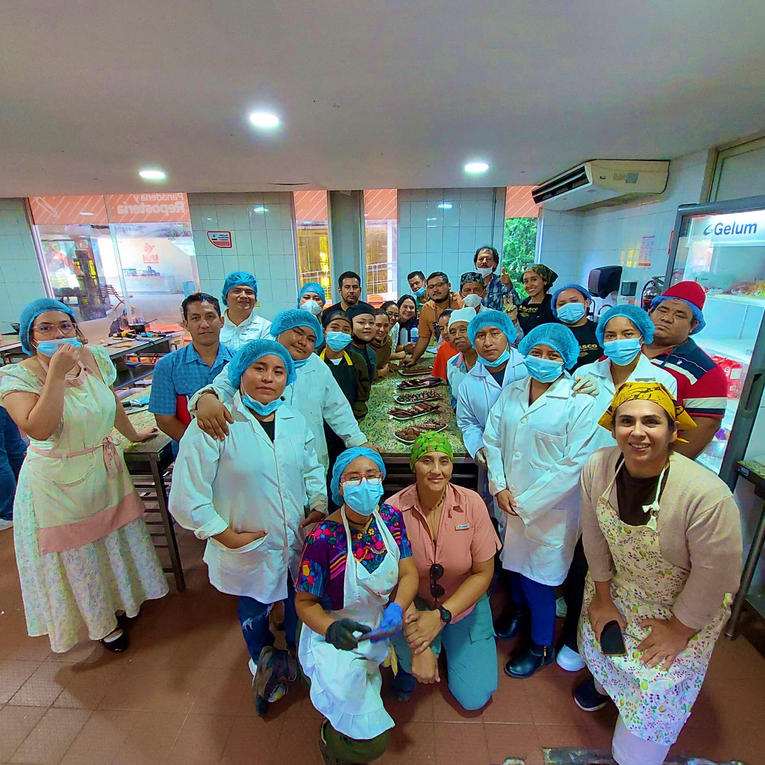 Un paso hacia un futuro más sostenible: Jóvenes productores transforman la industria del cacao y café